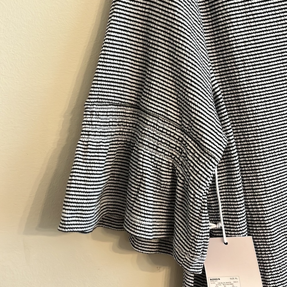 Women’s NWT XL Lauren Conrad shirt - Picture 5 of 5